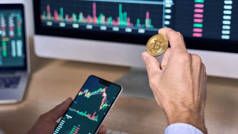 The benefits of Bitcoin as a decentralized network